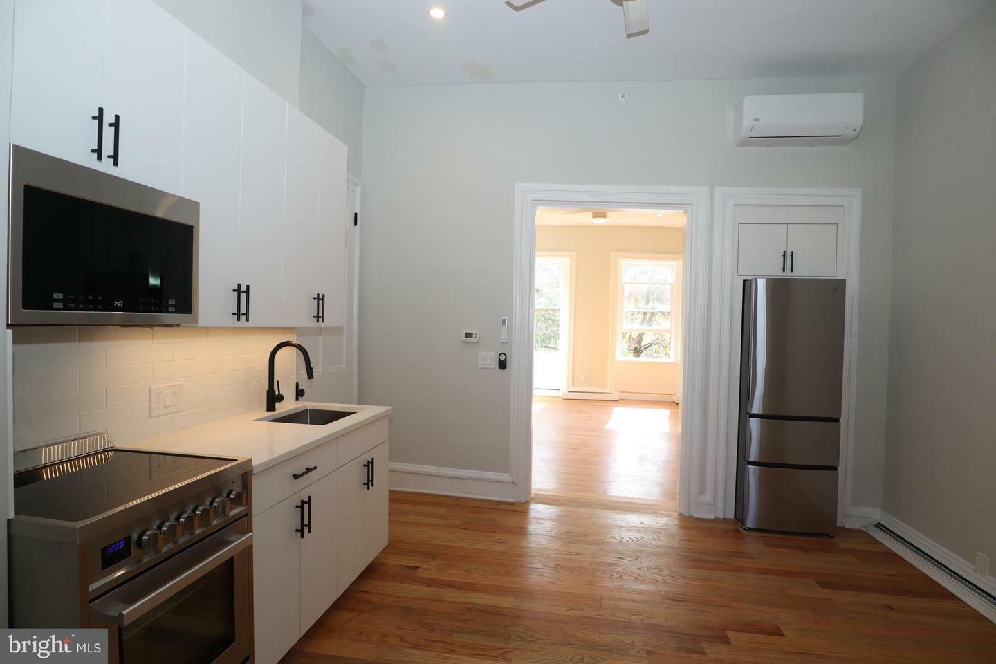 Property Photo:  1919 Green Street G  PA 19130 