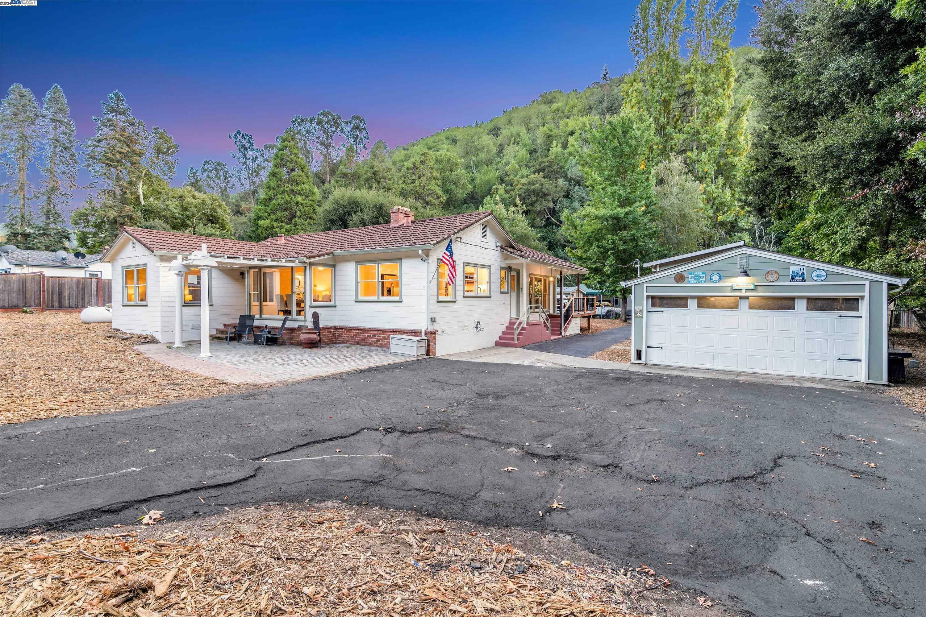 Property Photo:  30063 Palomares Rd  CA 94552 