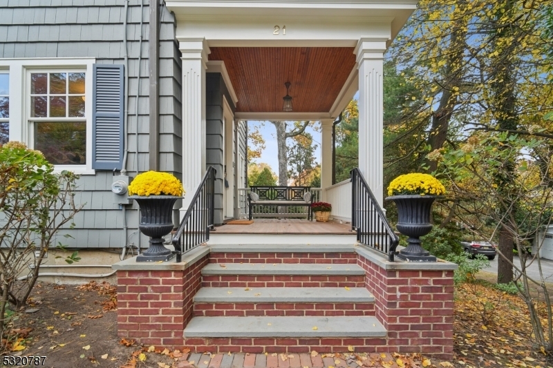 Property Photo:  21 Fernwood Rd  NJ 07901 