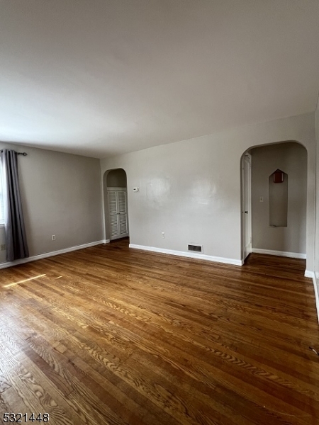 Property Photo:  4 Grunauer Pl  NJ 07410 