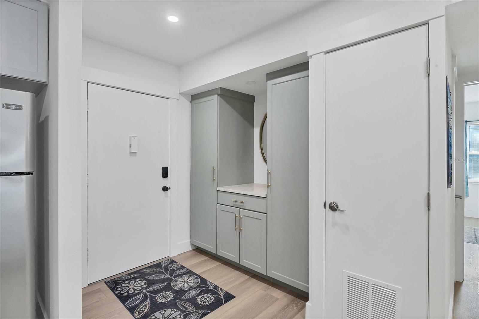 Property Photo: 2100 Benjamin Franklin Drive 205 FL 34236