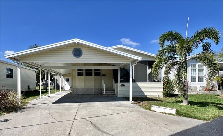 Property Photo:  7106 Mount Essex Drive NE 494  FL 33702 