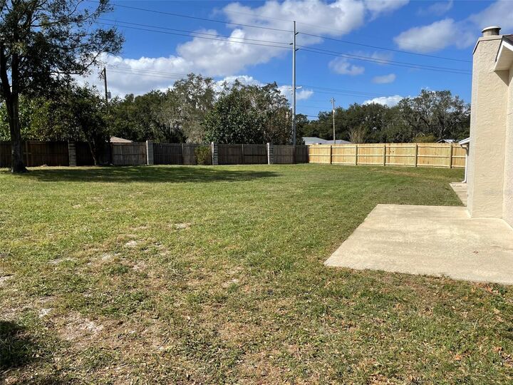 Property Photo:  1207 Piney Branch Circle  FL 33594