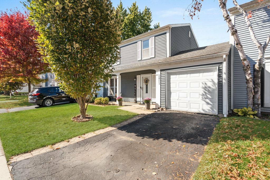 29W443 Hawthorne Lane  Warrenville IL 60555 photo