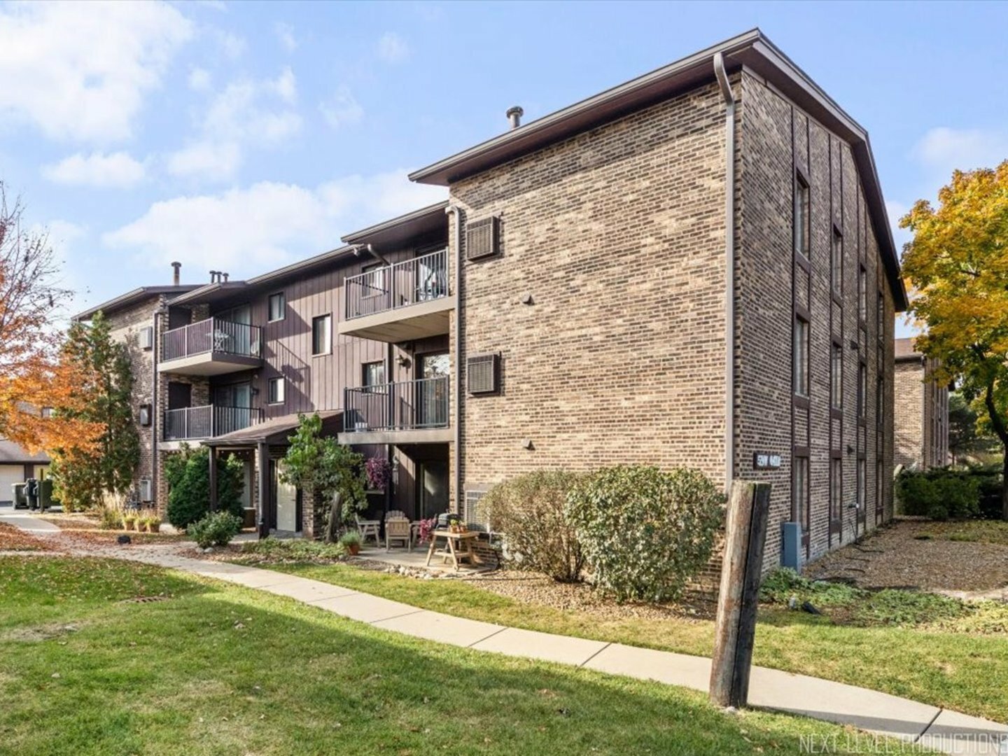 Property Photo:  59 W 64th Street 202  IL 60559 