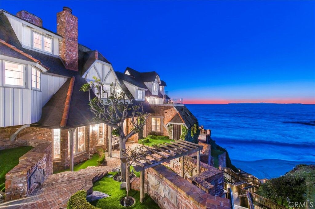 Property Photo:  6 Barranca Way  CA 92651 