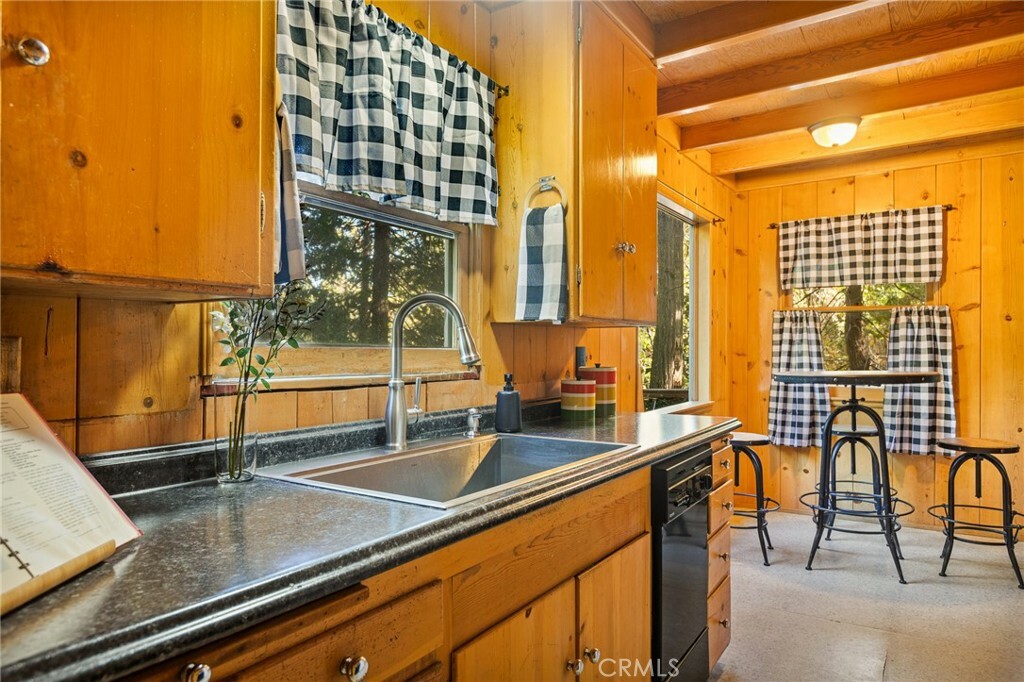 Property Photo:  27785 Lakes Edge Road  CA 92352 