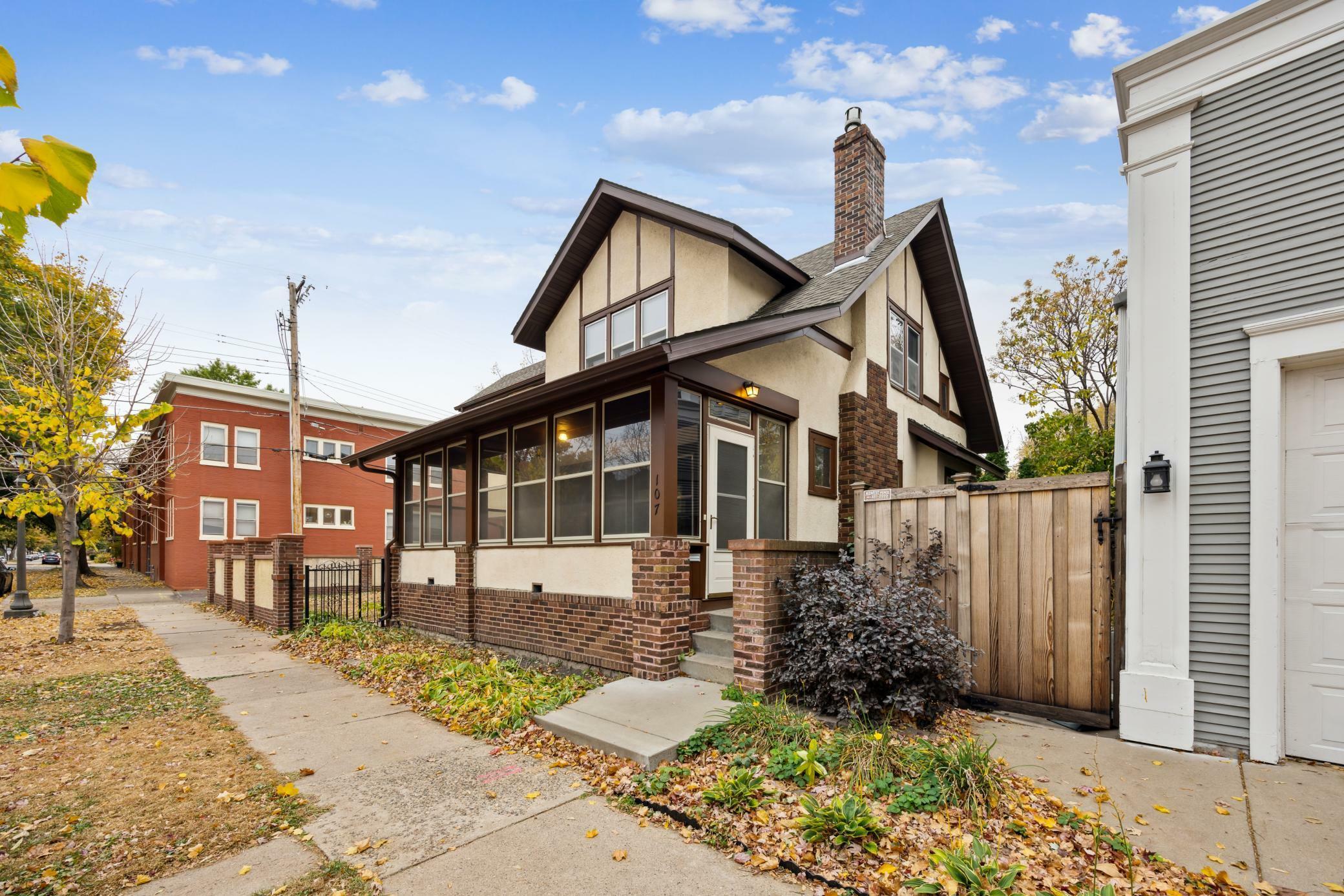 Property Photo:  107 Milton Street N  MN 55104 