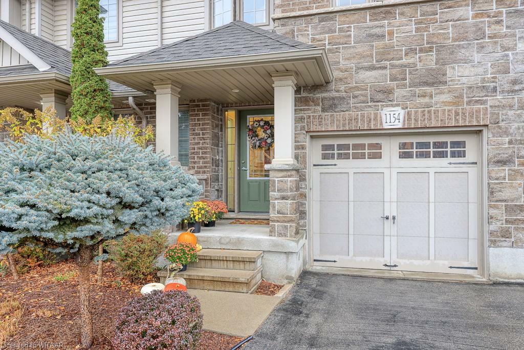 Property Photo:  1154 Caen Avenue  ON N4T 0G3 