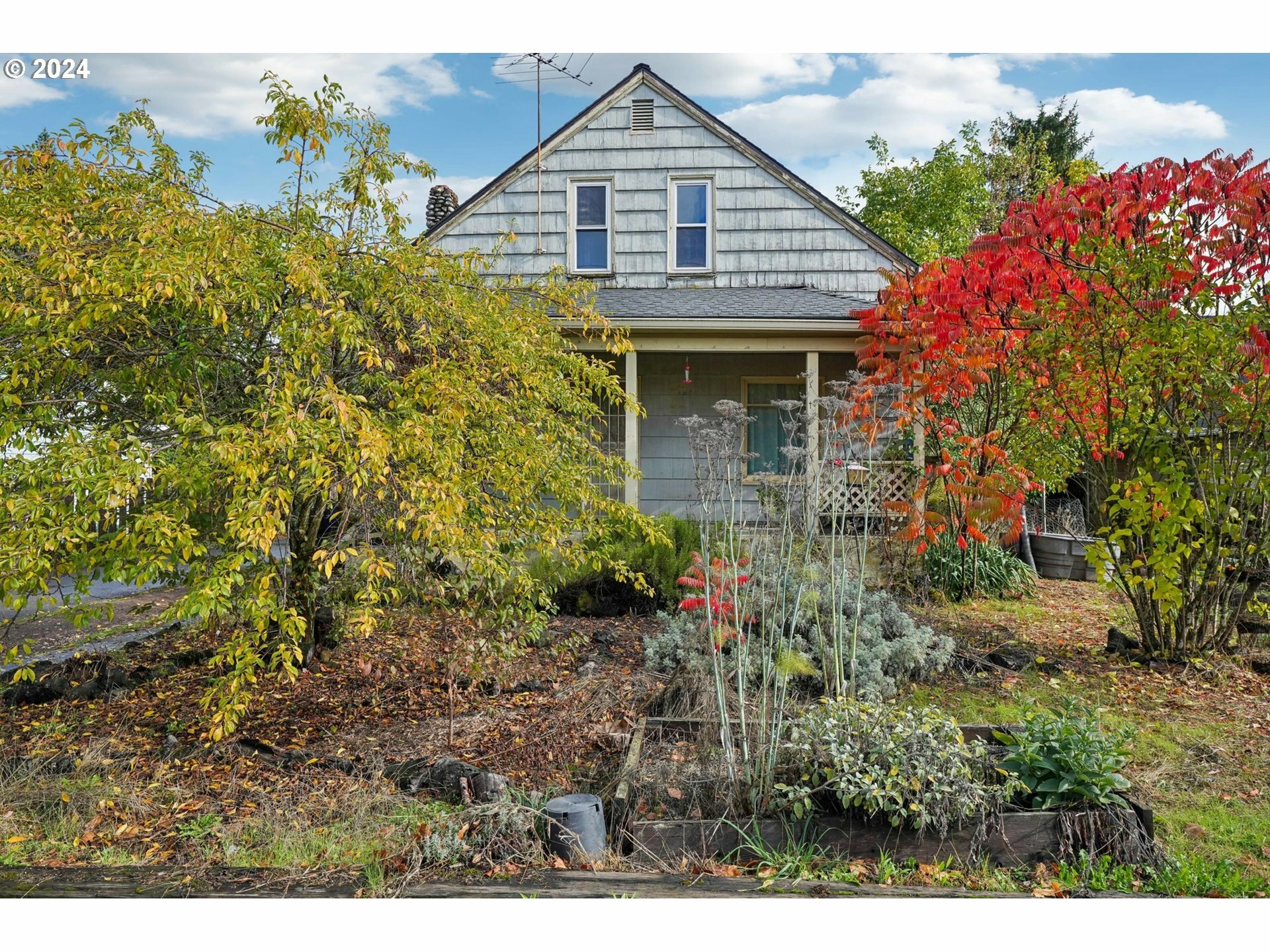 Property Photo: 6738 SE 62nd Ave OR 97206