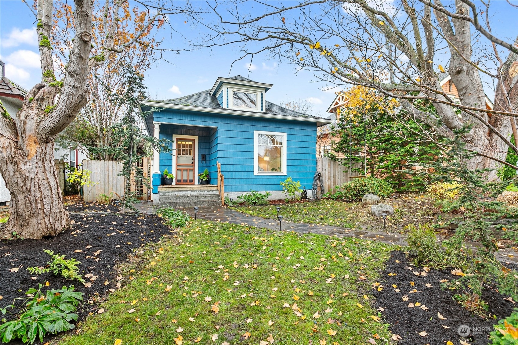 Property Photo:  2231 King Street  WA 98225 