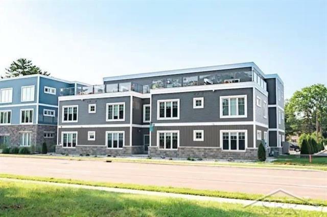 914 E Front Street  Traverse City MI 49686 photo