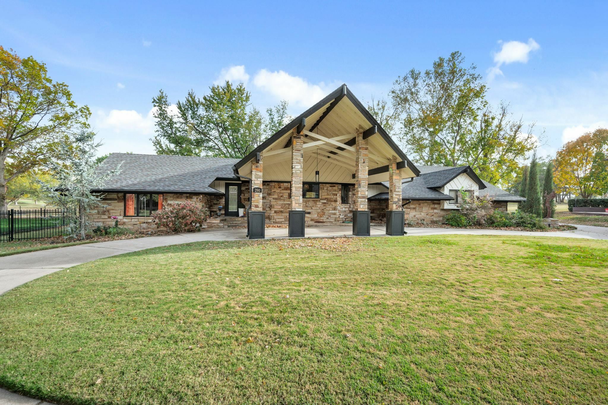 Property Photo:  290 N Fairway  KS 67212 