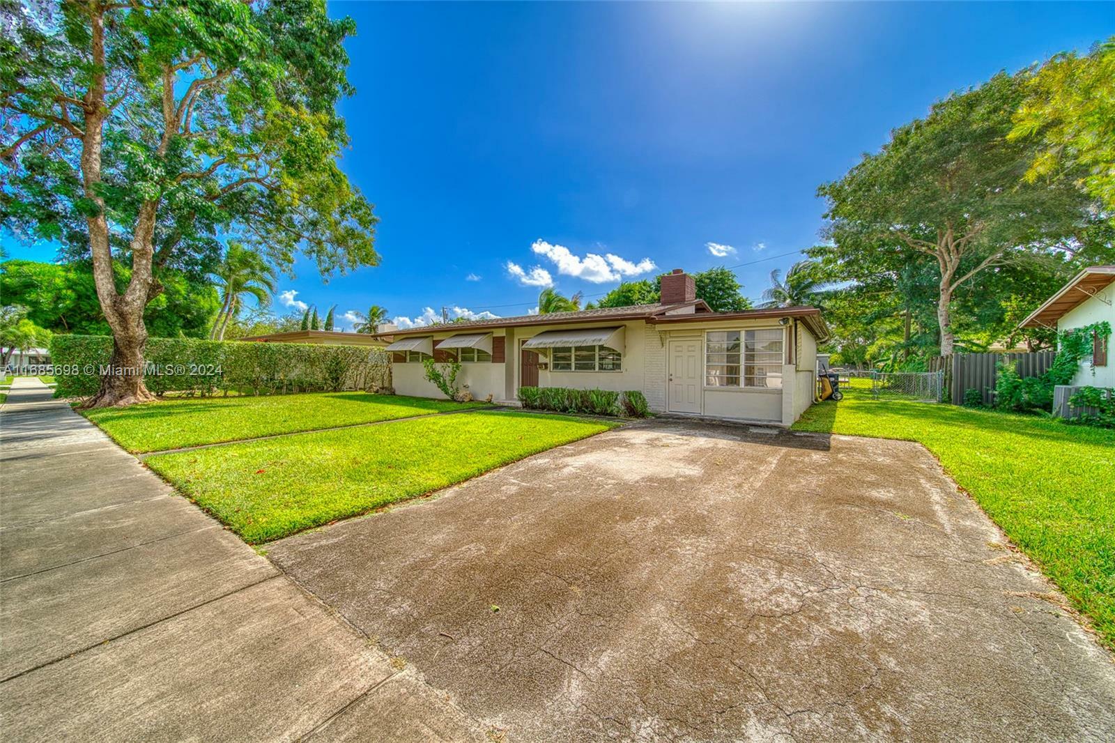 Property Photo:  8560 SW 126th Ter  FL 33156 