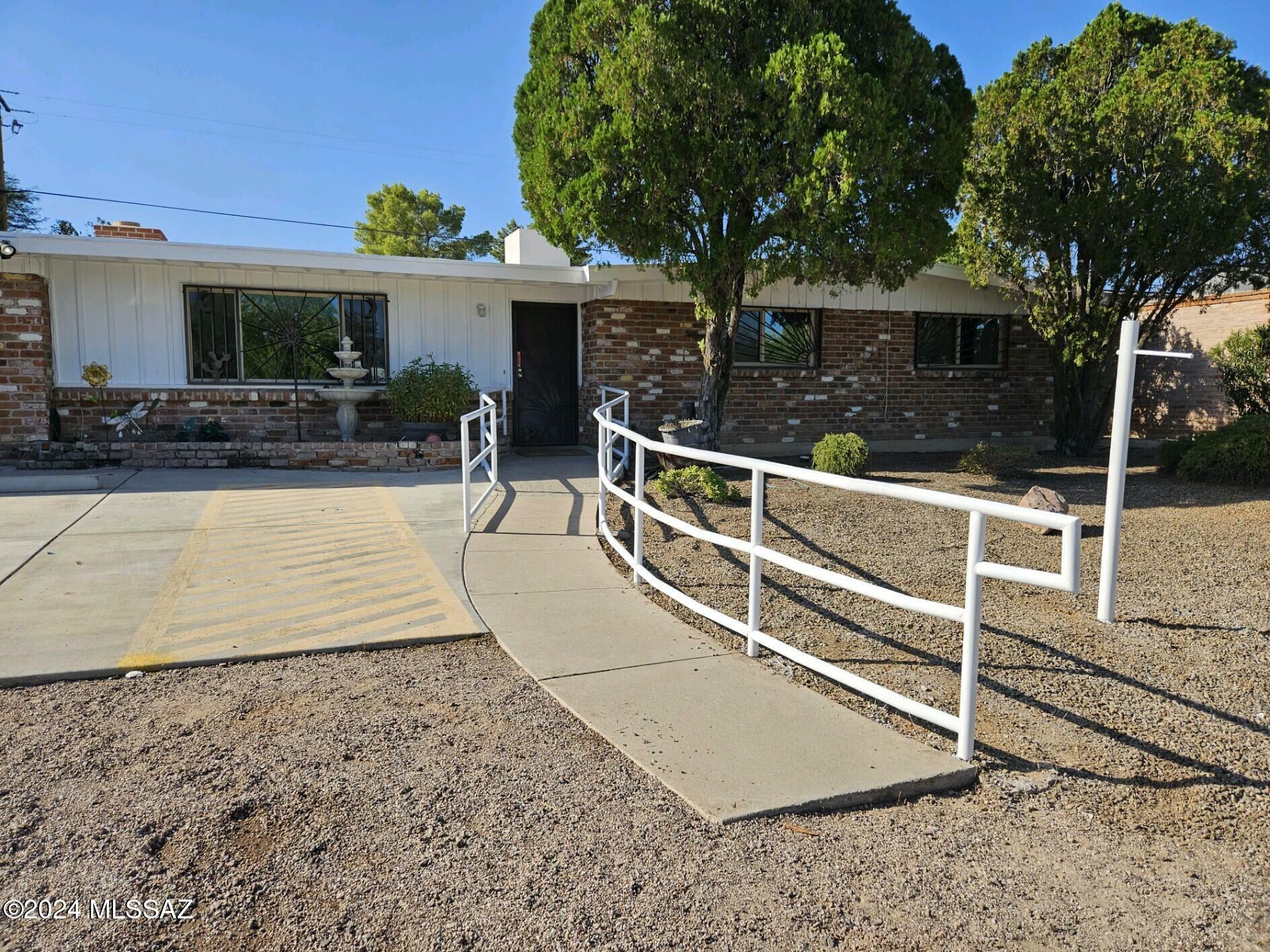 Property Photo:  5962 E Eastland Street  AZ 85711 