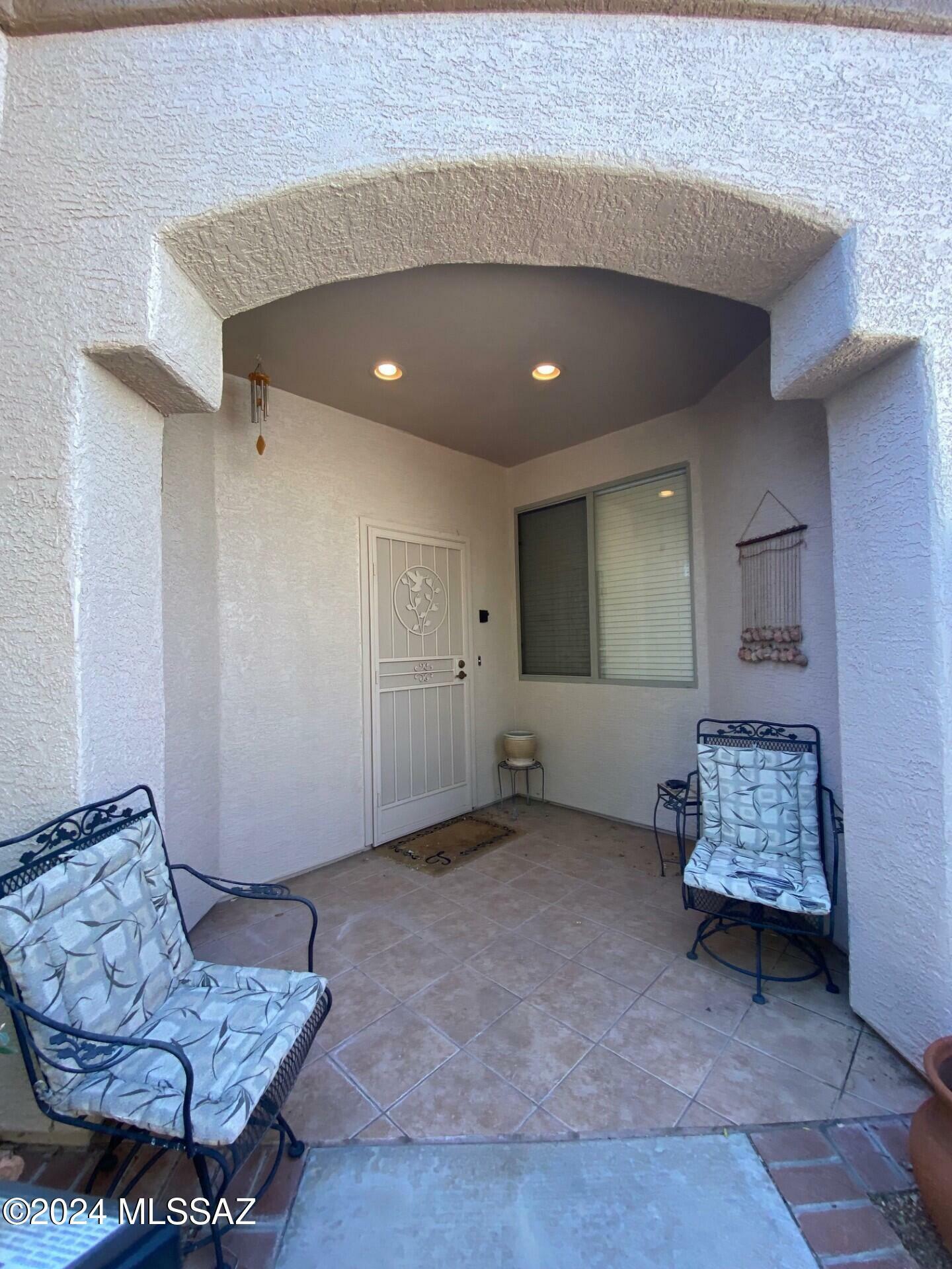 Property Photo:  2041 W Amblemorn Drive  AZ 85614 