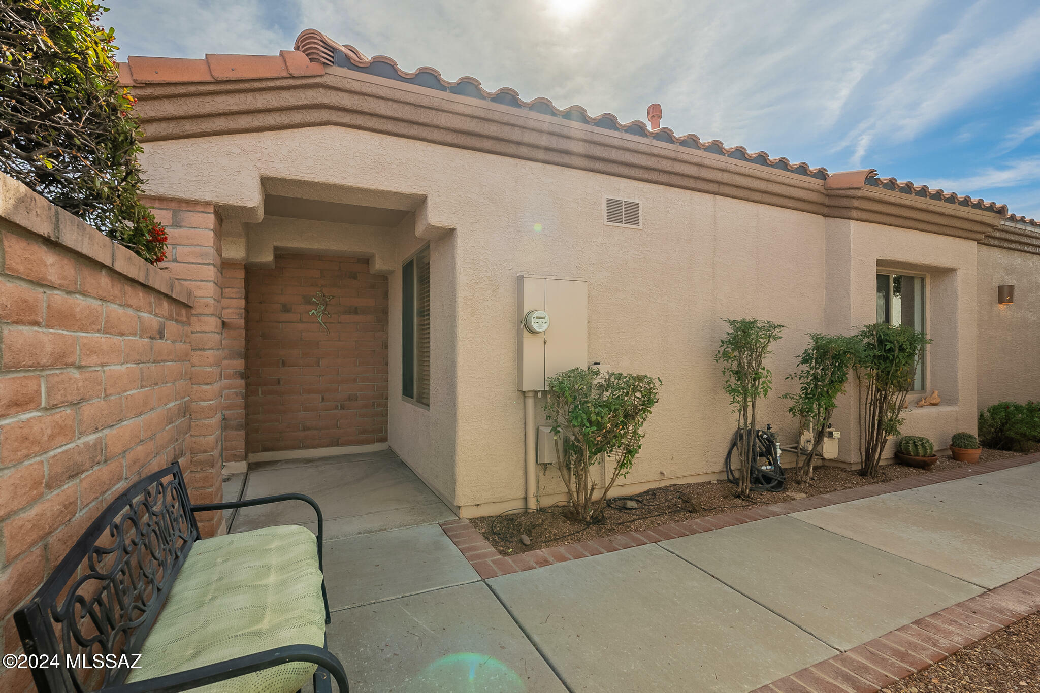 Property Photo:  2041 W Amblemorn Drive  AZ 85614 