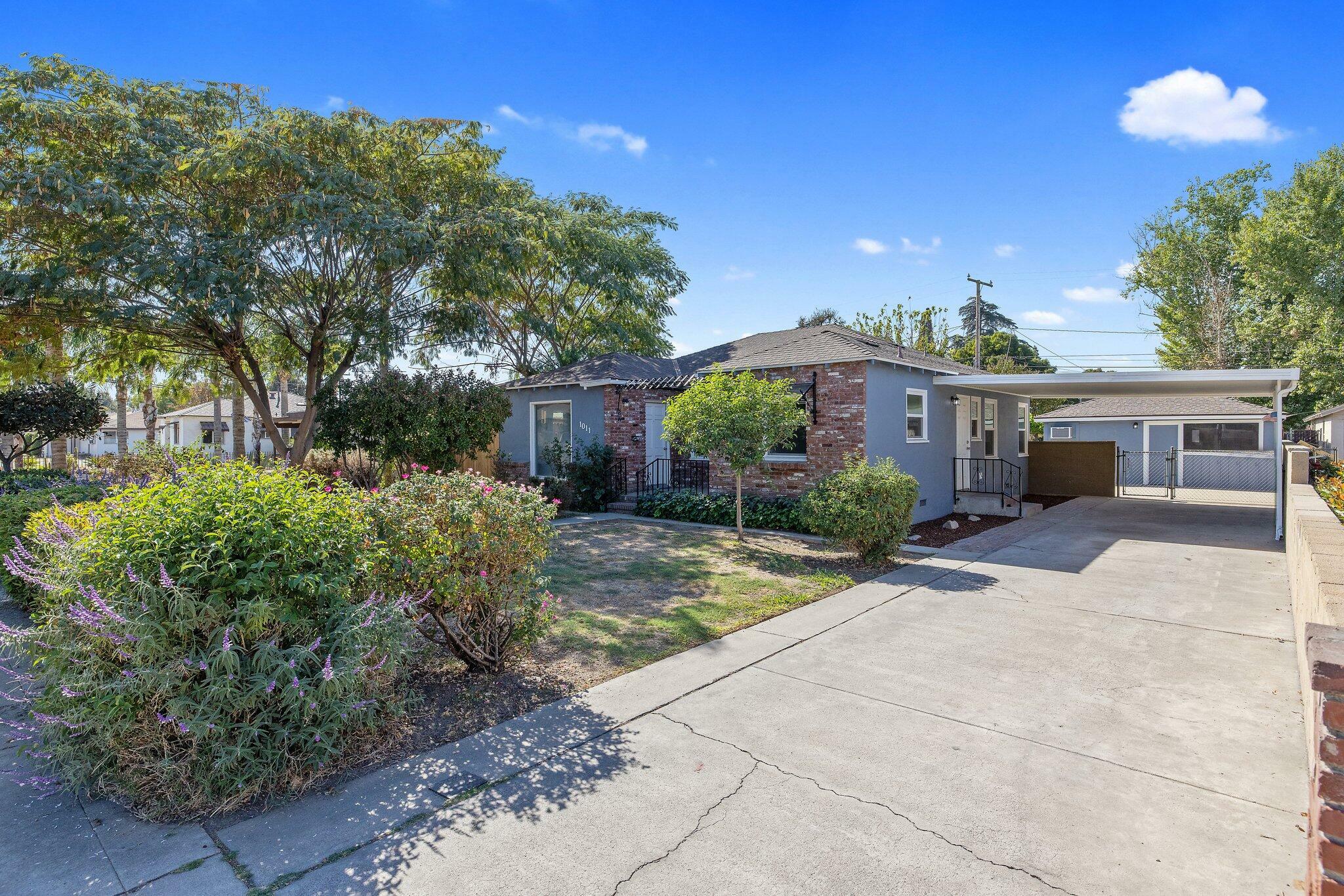 Property Photo:  1011 N Willis Street  CA 93291 