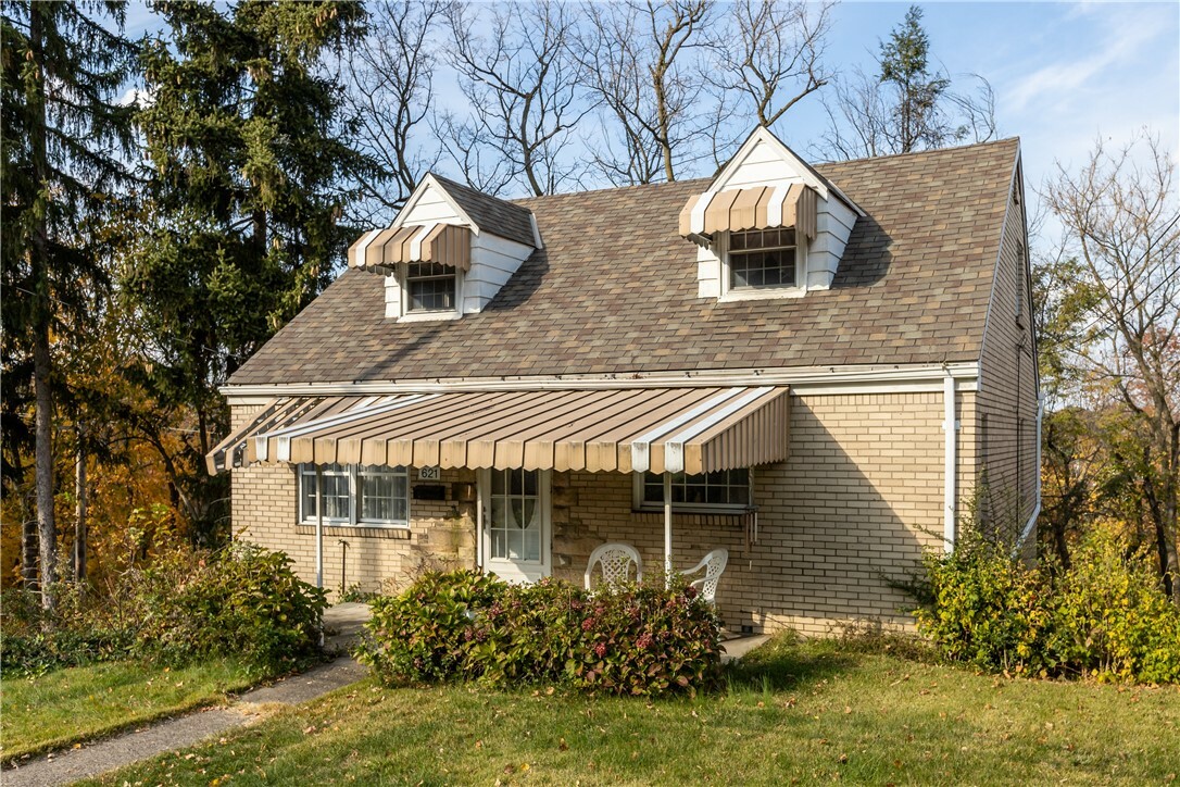 Property Photo:  621 Northcrest Dr  PA 15226 