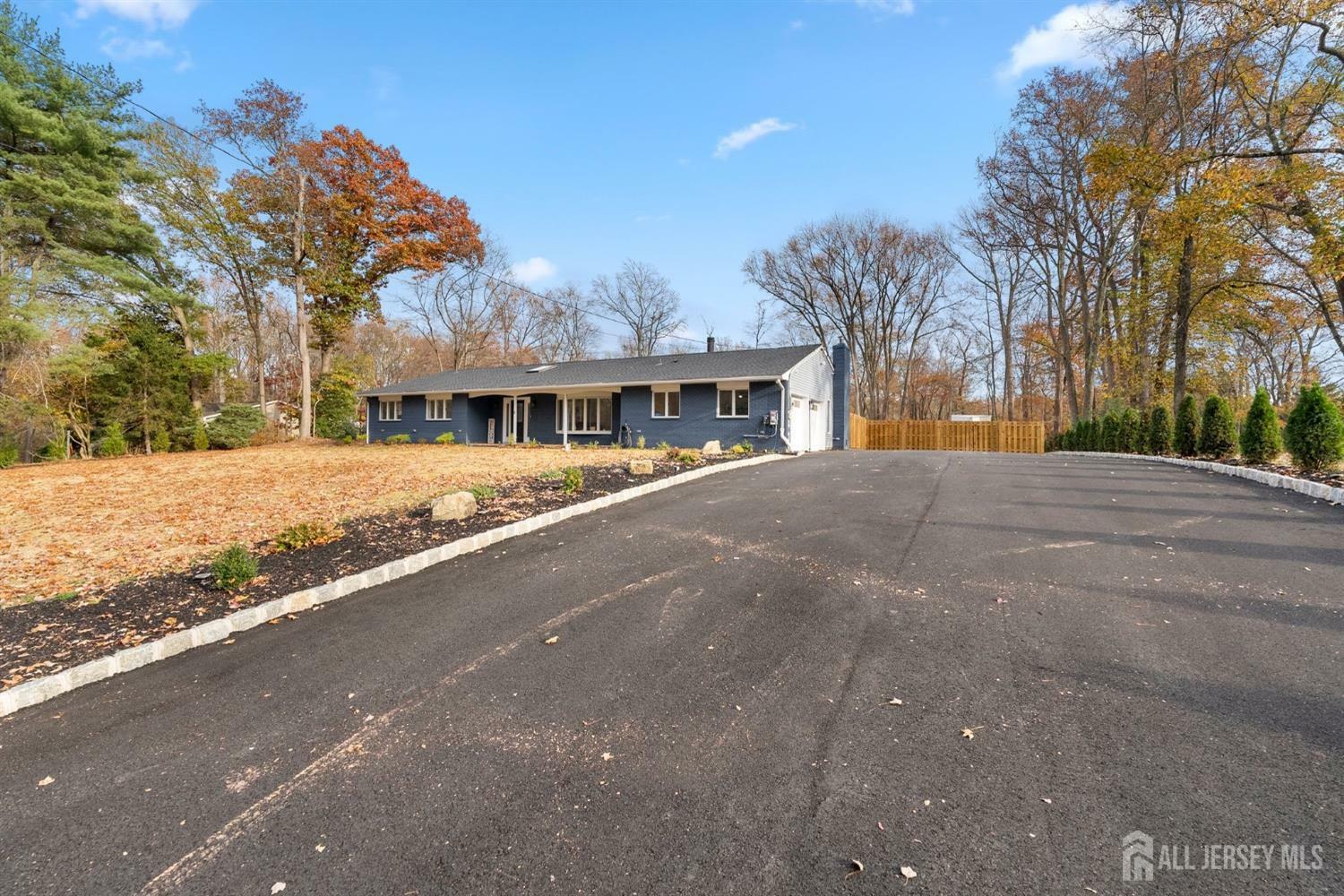 Property Photo:  6 Gravel Hill Spotswood Road  NJ 08831 