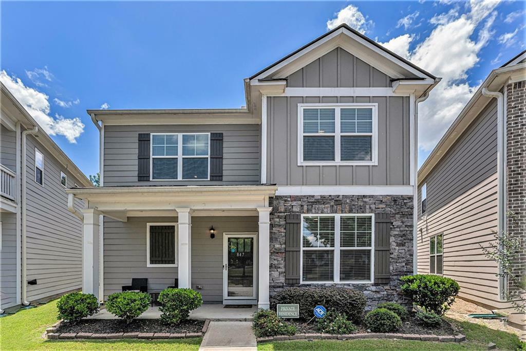 Property Photo:  847 Venture Way SW  GA 30331 