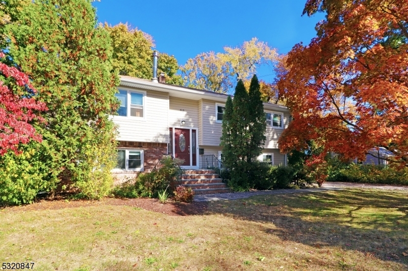 Property Photo:  90 Kings Rd  NJ 07928 