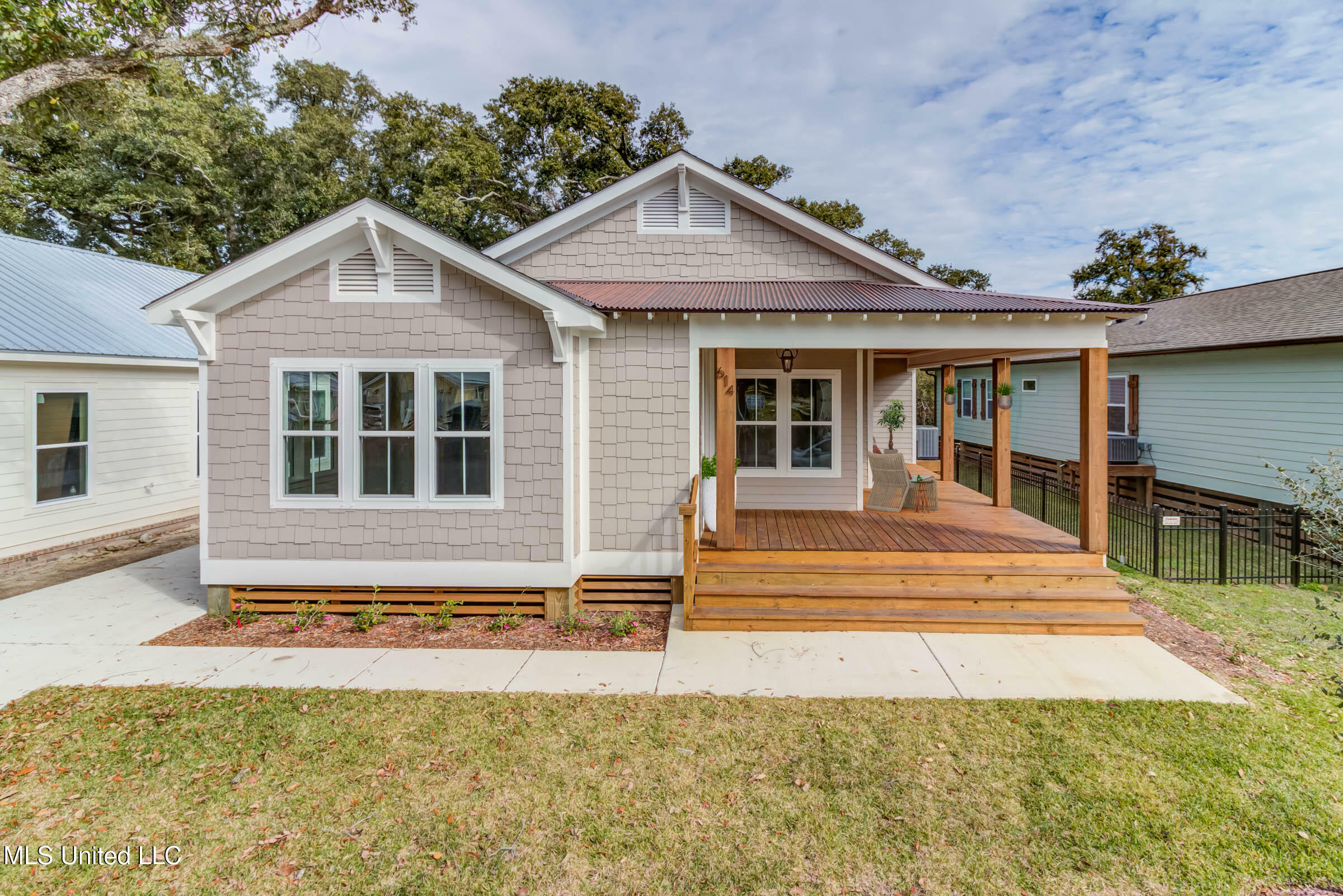 Property Photo: 614 Ruth Avenue MS 39501
