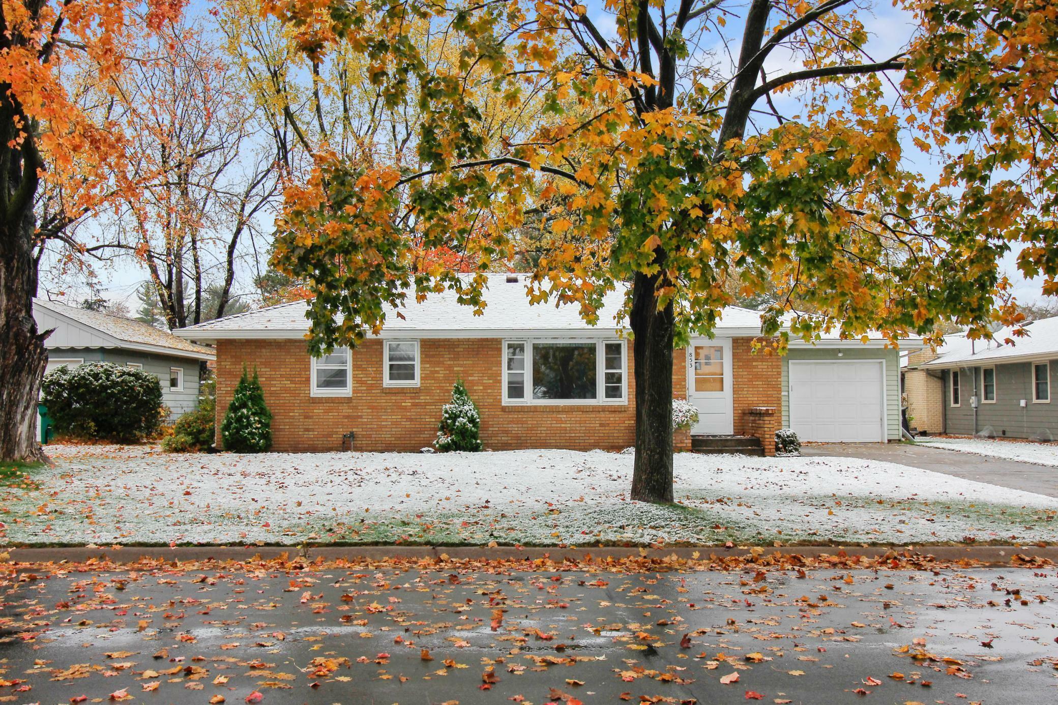 Property Photo:  853 Jefferson Street  MN 55303 