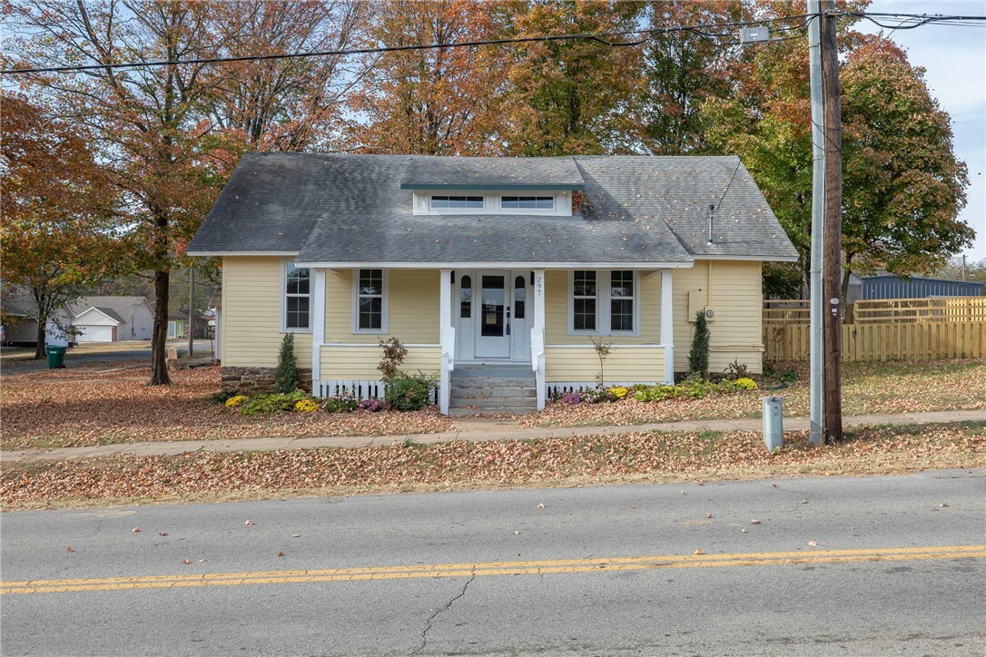 Property Photo:  297 McKnight Avenue  AR 72774 