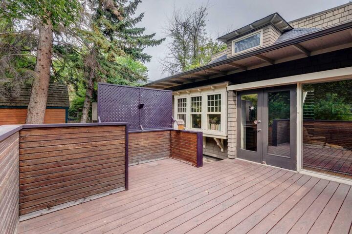 Property Photo:  3012 7 Street SW  AB T2T 2X5 