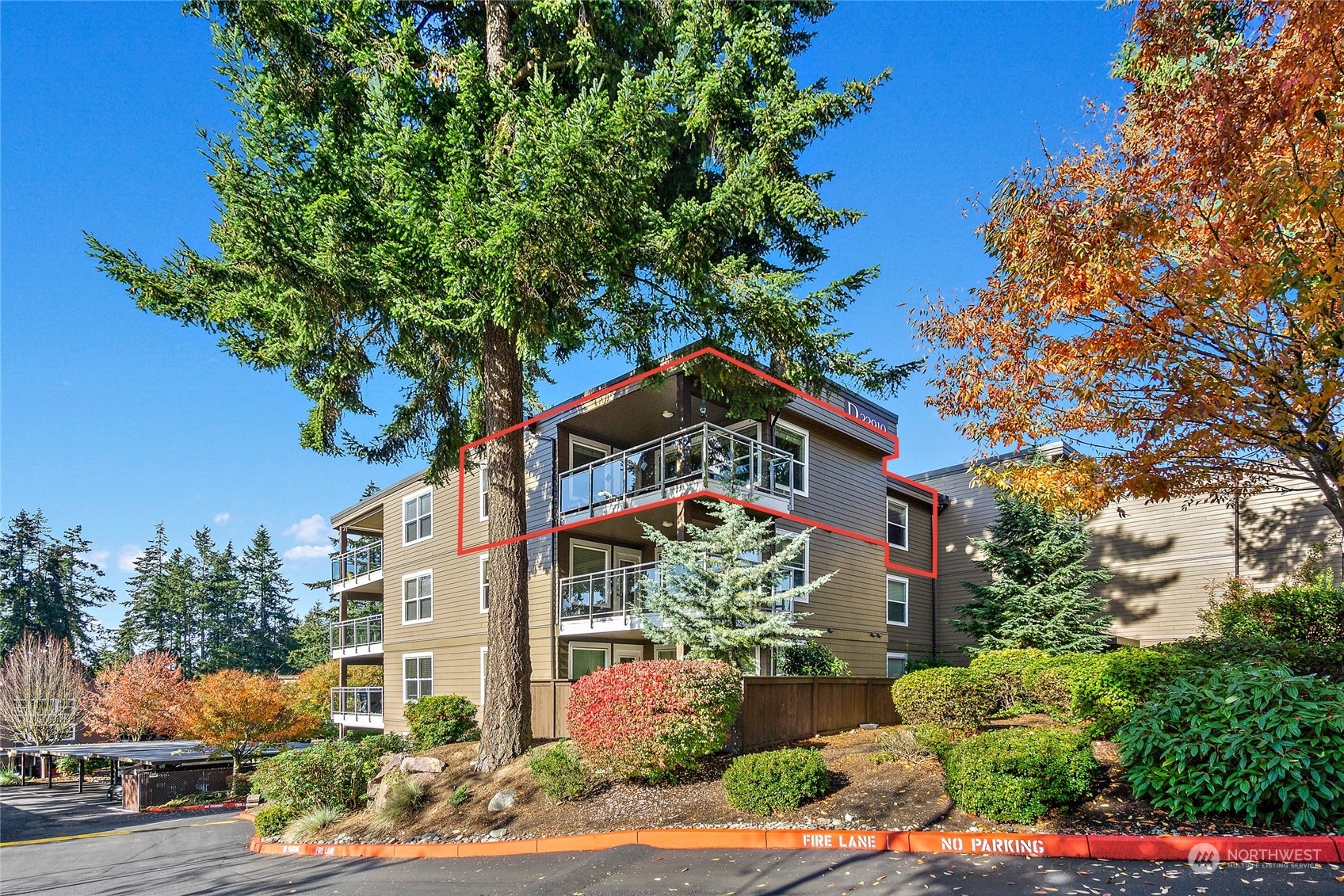 Property Photo:  22910 90th Avenue W D402  WA 98026 