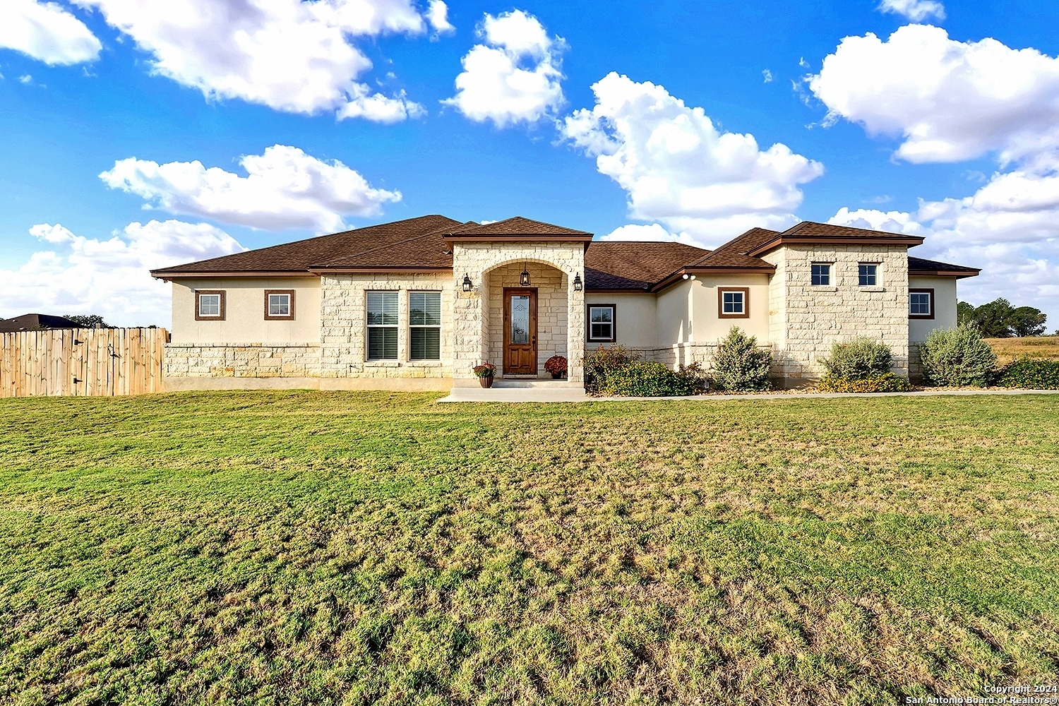 Property Photo: 105 Medora Branch TX 78114