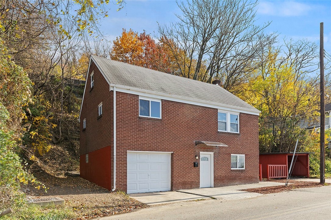 Property Photo:  531 Pacific Ave  PA 15045 