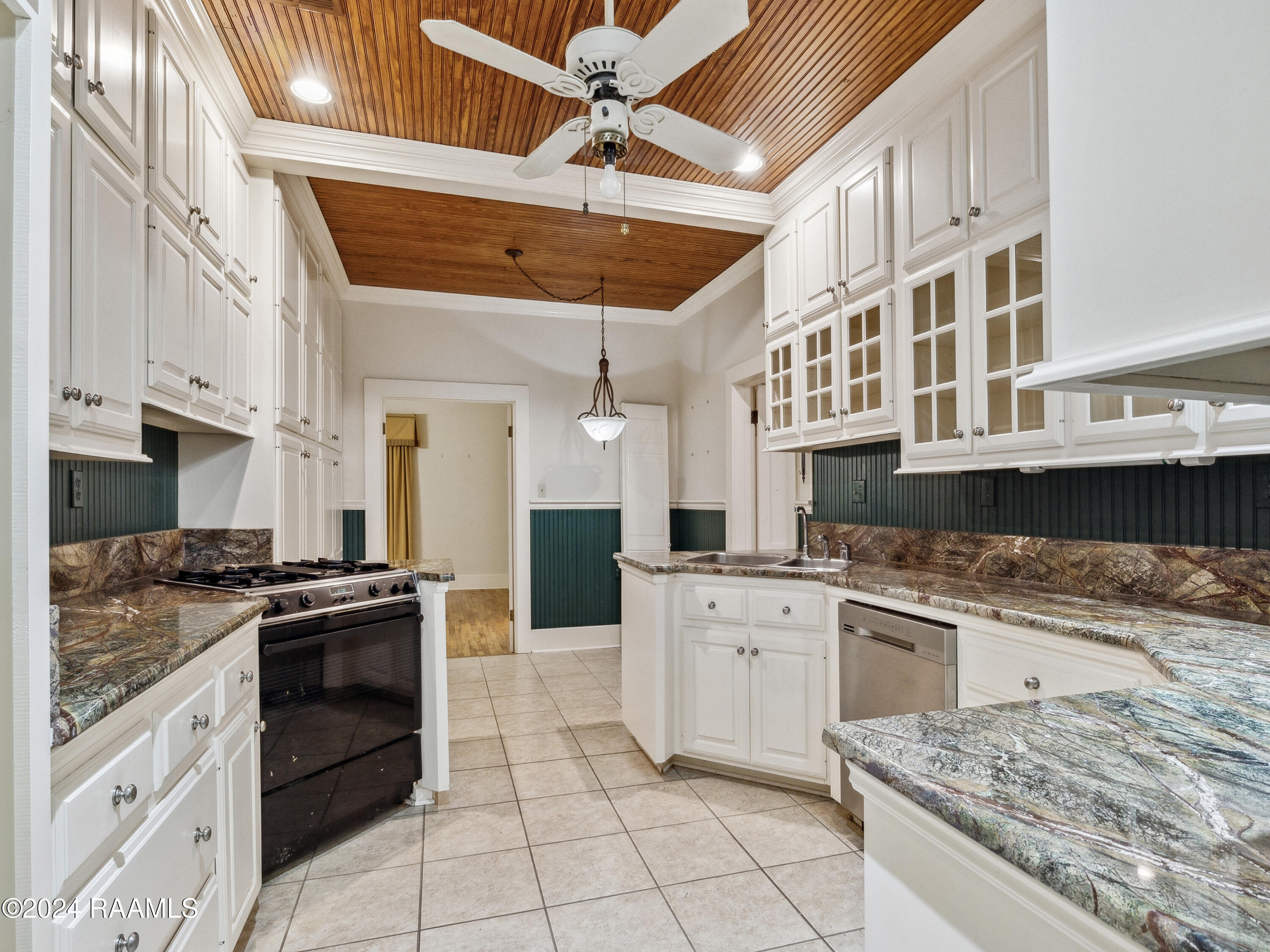 Property Photo:  243 W Grolee Street  LA 70570 