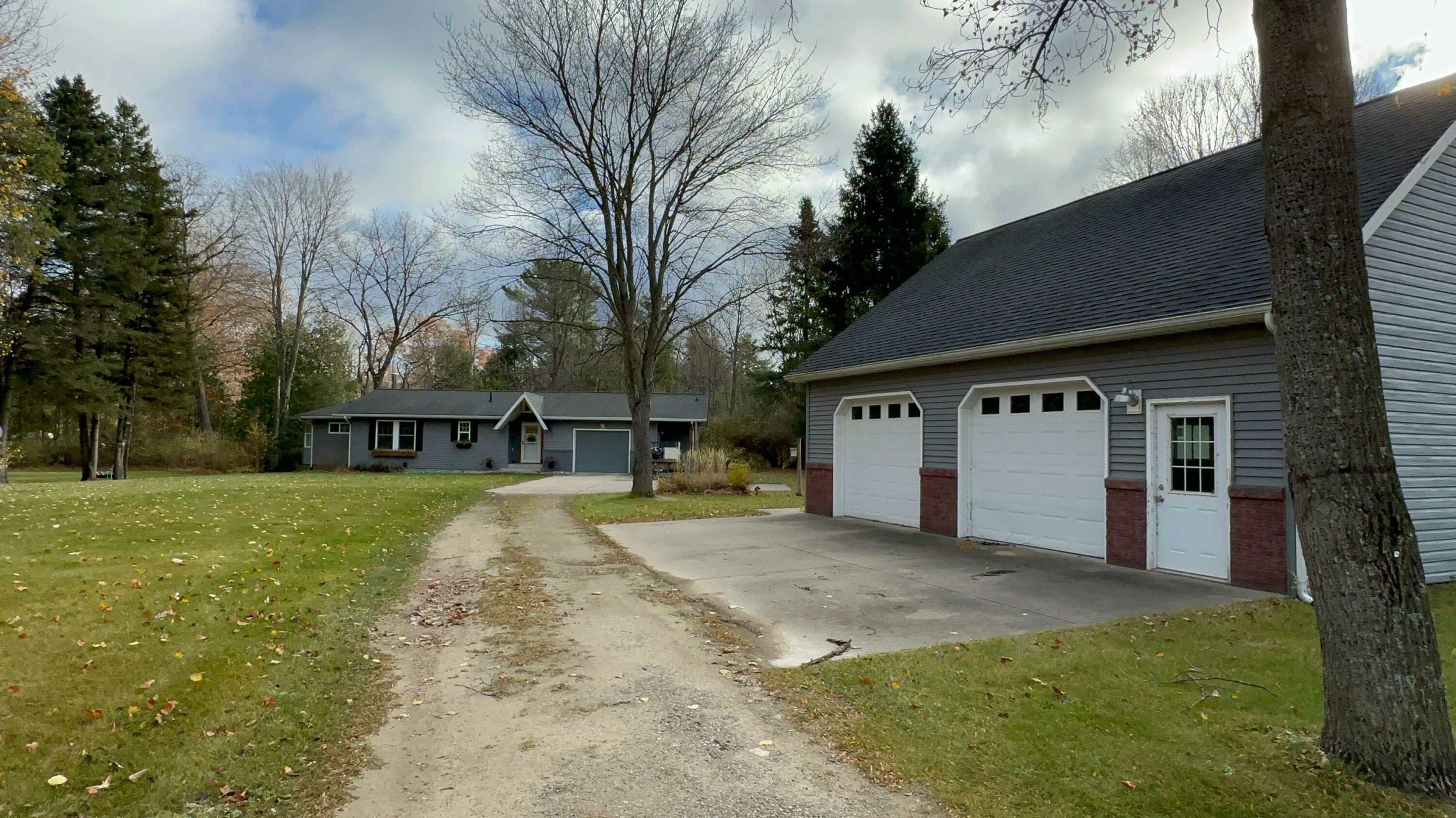 Property Photo:  950 Meadowbrook Road  MI 49349 