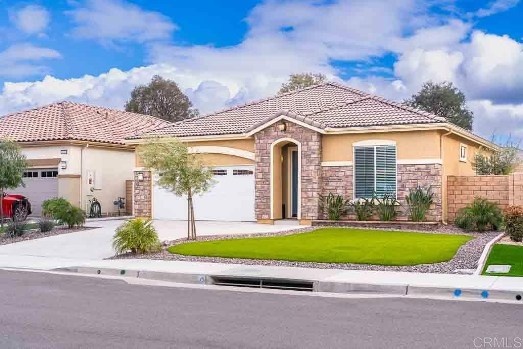 Property Photo:  26681 Verdant Cir  CA 92584 