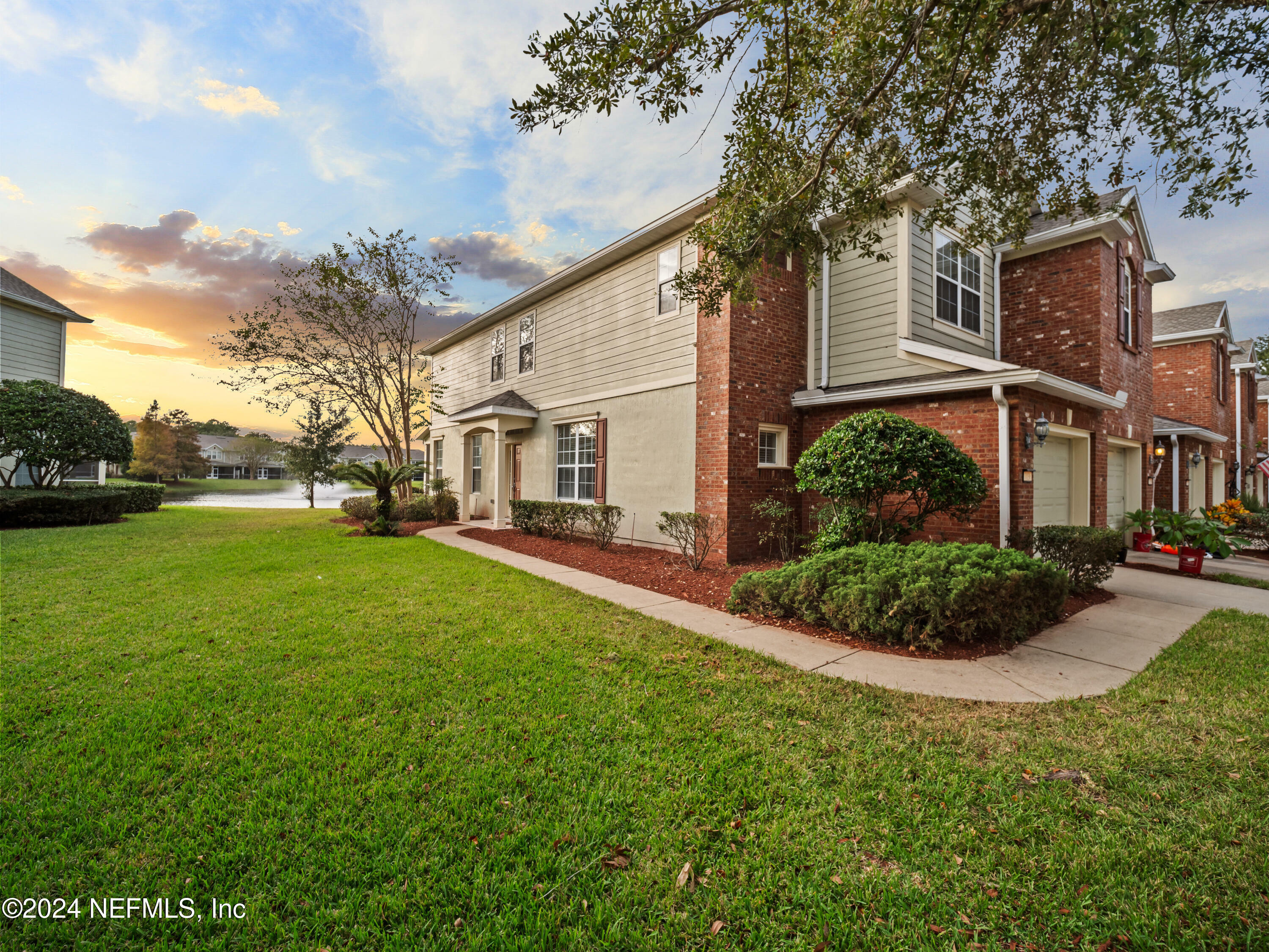 Property Photo:  7036 Roundleaf Drive  FL 32258 