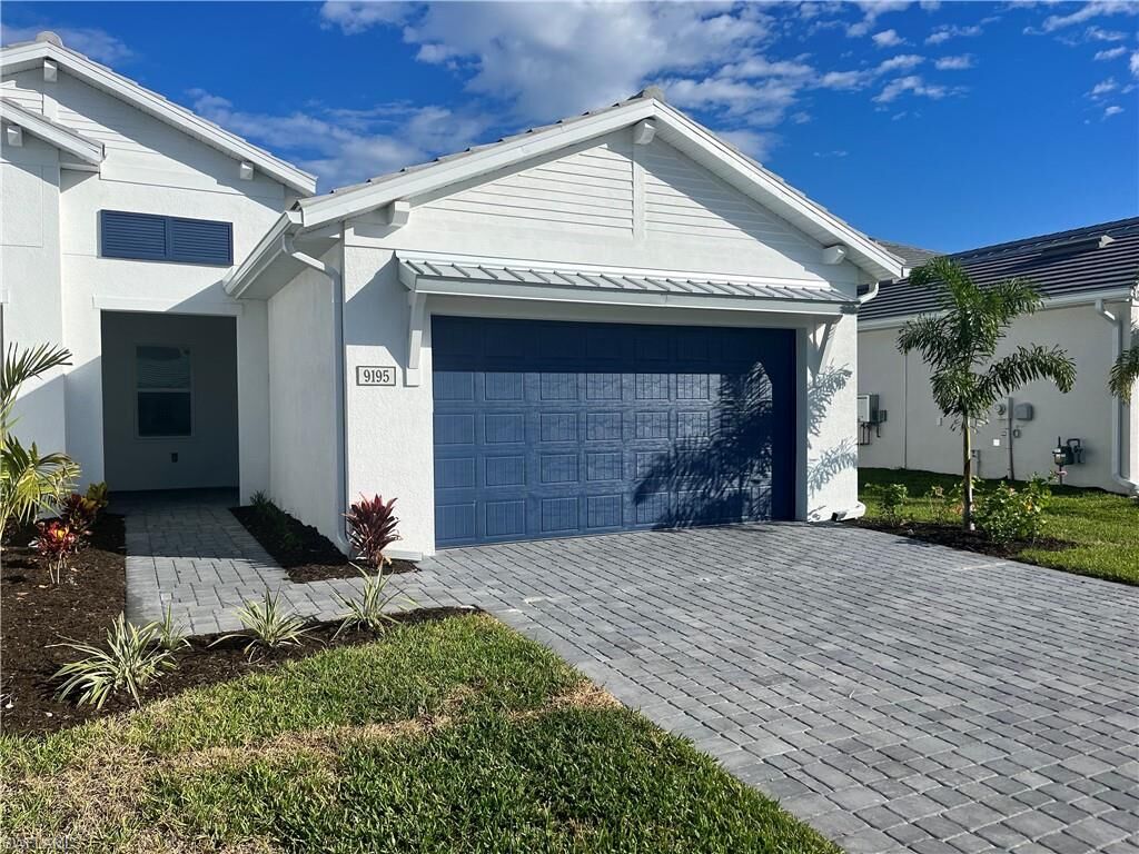 Property Photo:  9195 Cayman Dr  FL 34114