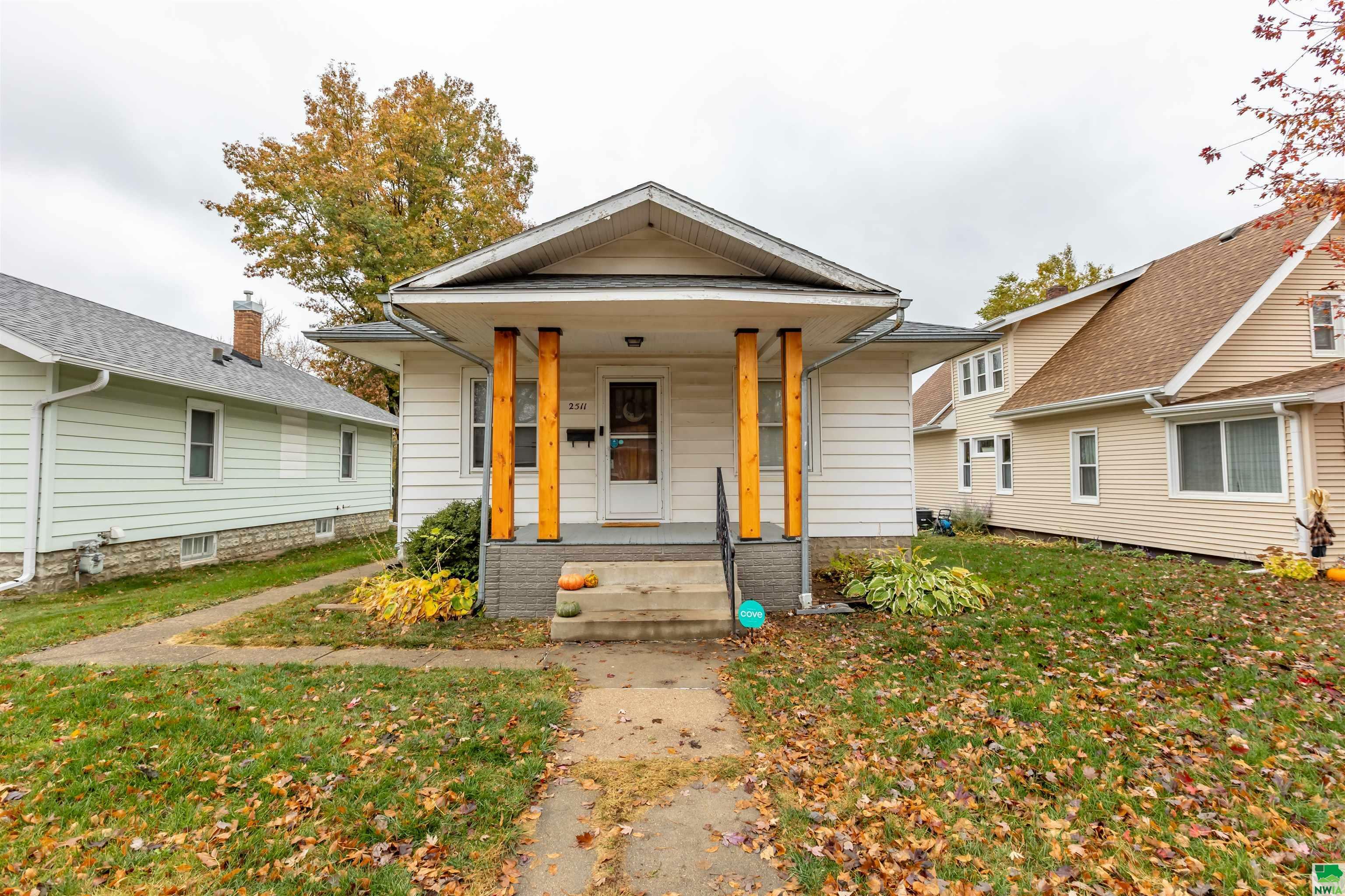 Property Photo:  2511 S Lemon  IA 51106 