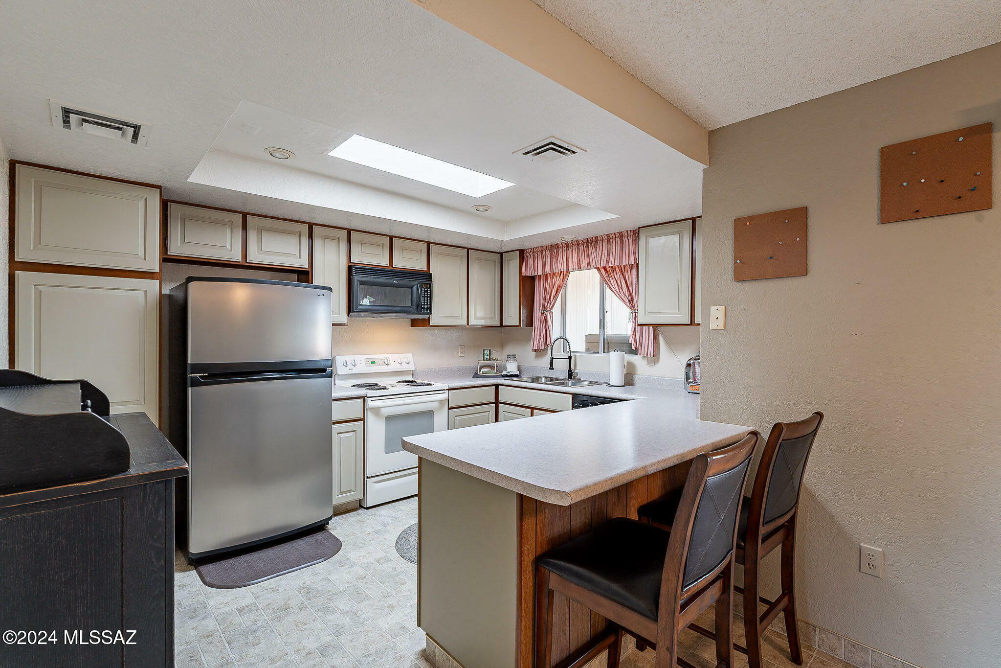 Property Photo: 22 W Paseo Del Chino AZ 85614