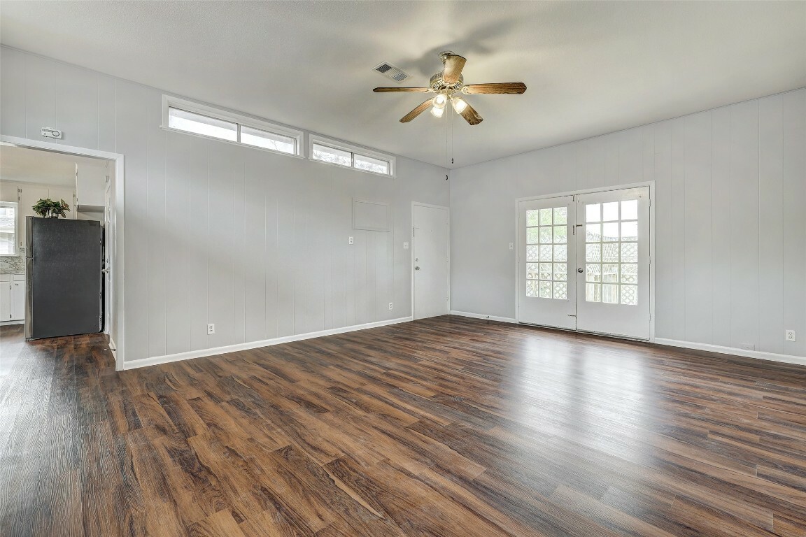 Property Photo:  101 E Noton Street B  TX 78660 