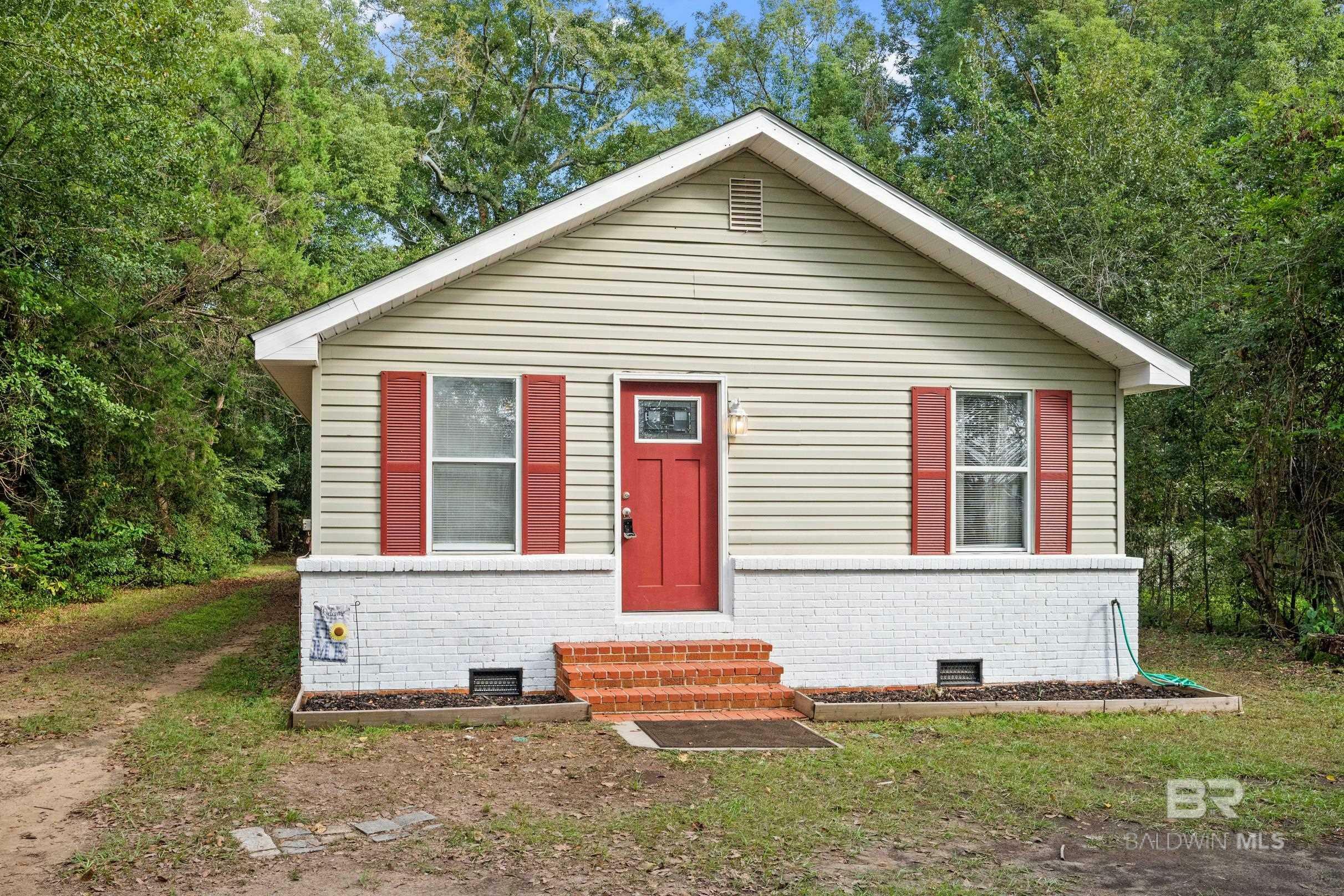 906 N Cedar Street  Foley AL 36535 photo