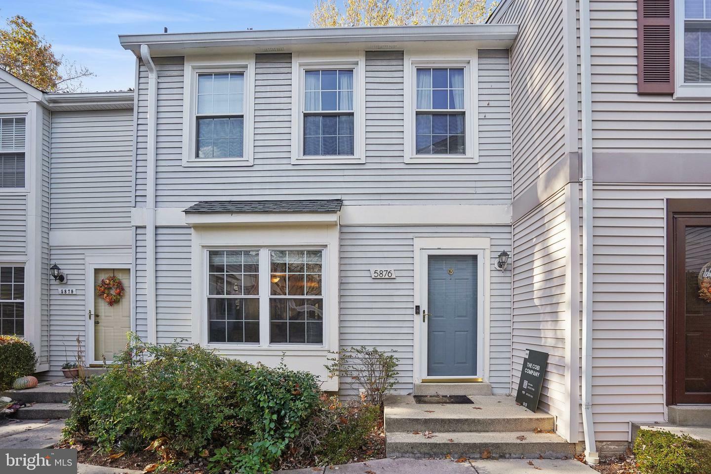 Property Photo: 5876 Bridgetown Ct VA 22015