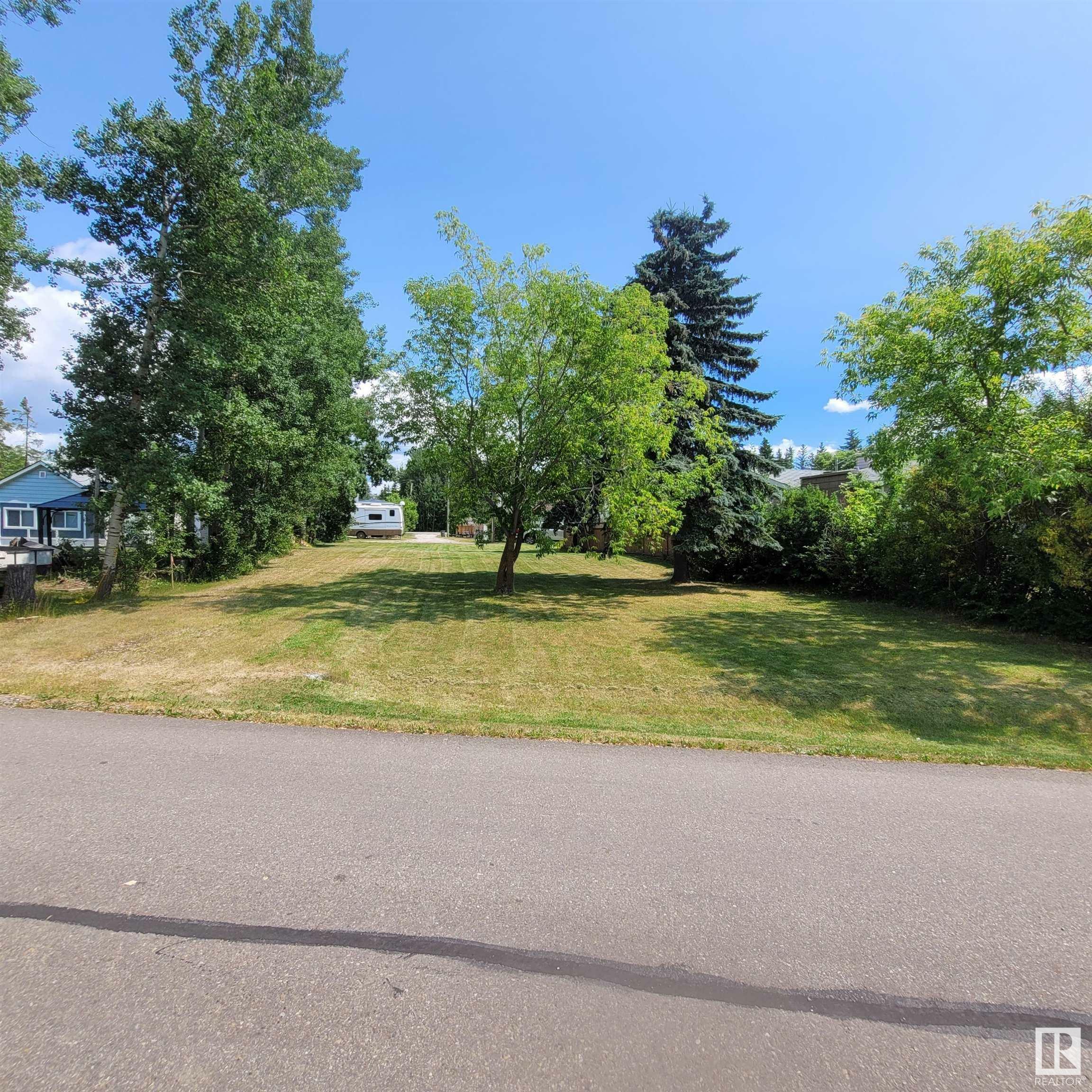 Property Photo:  4311 47 Avenue  AB T0E 0A0 