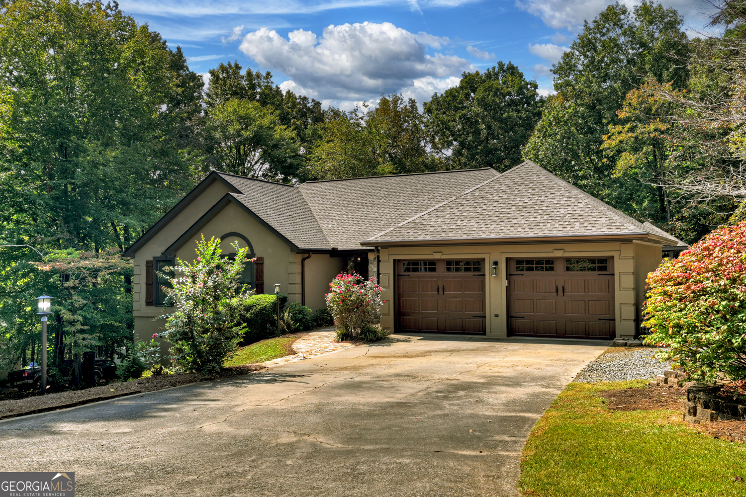 Property Photo:  276 Westwoods Drive  GA 30540 