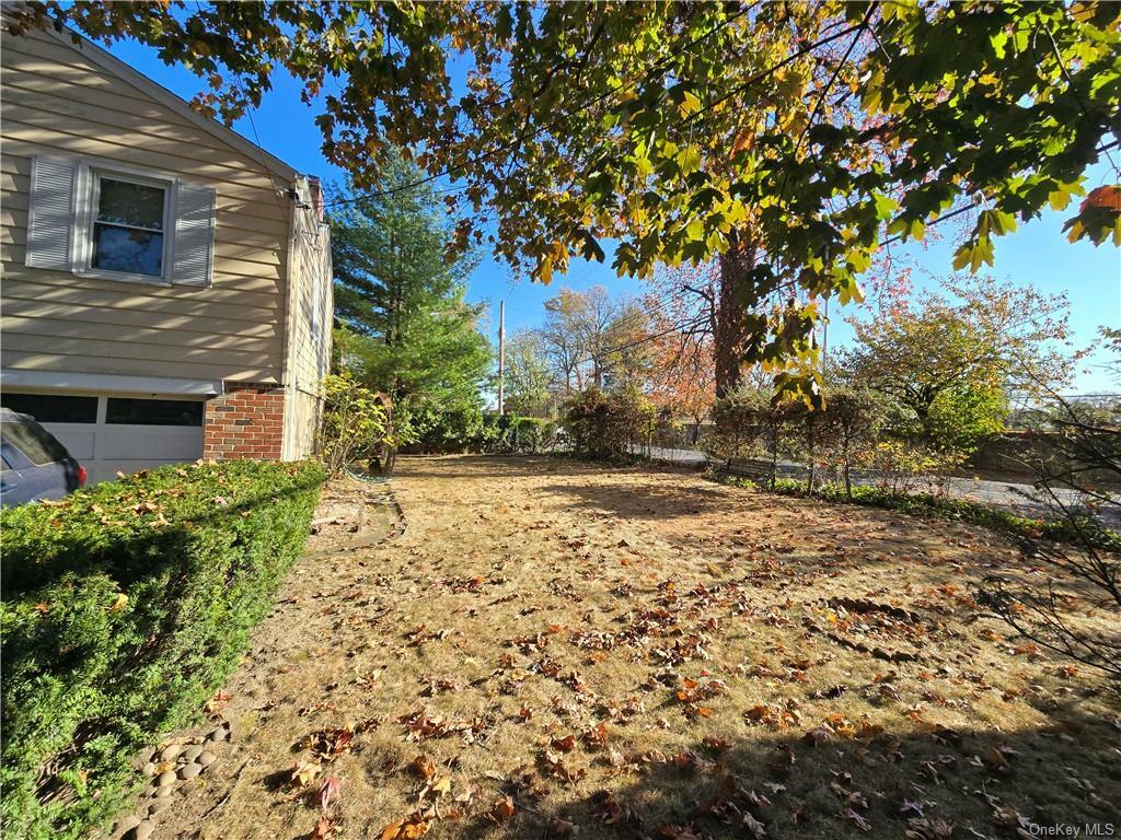 Property Photo:  94 Brandon Road  NY 10704 