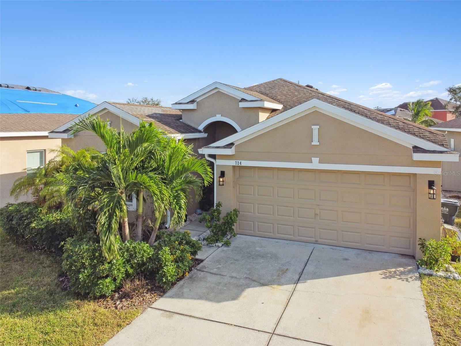 Property Photo:  724 Griffen Heights Court  FL 33570 