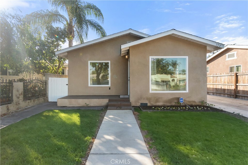 Property Photo:  734 W 139th Street  CA 90222 