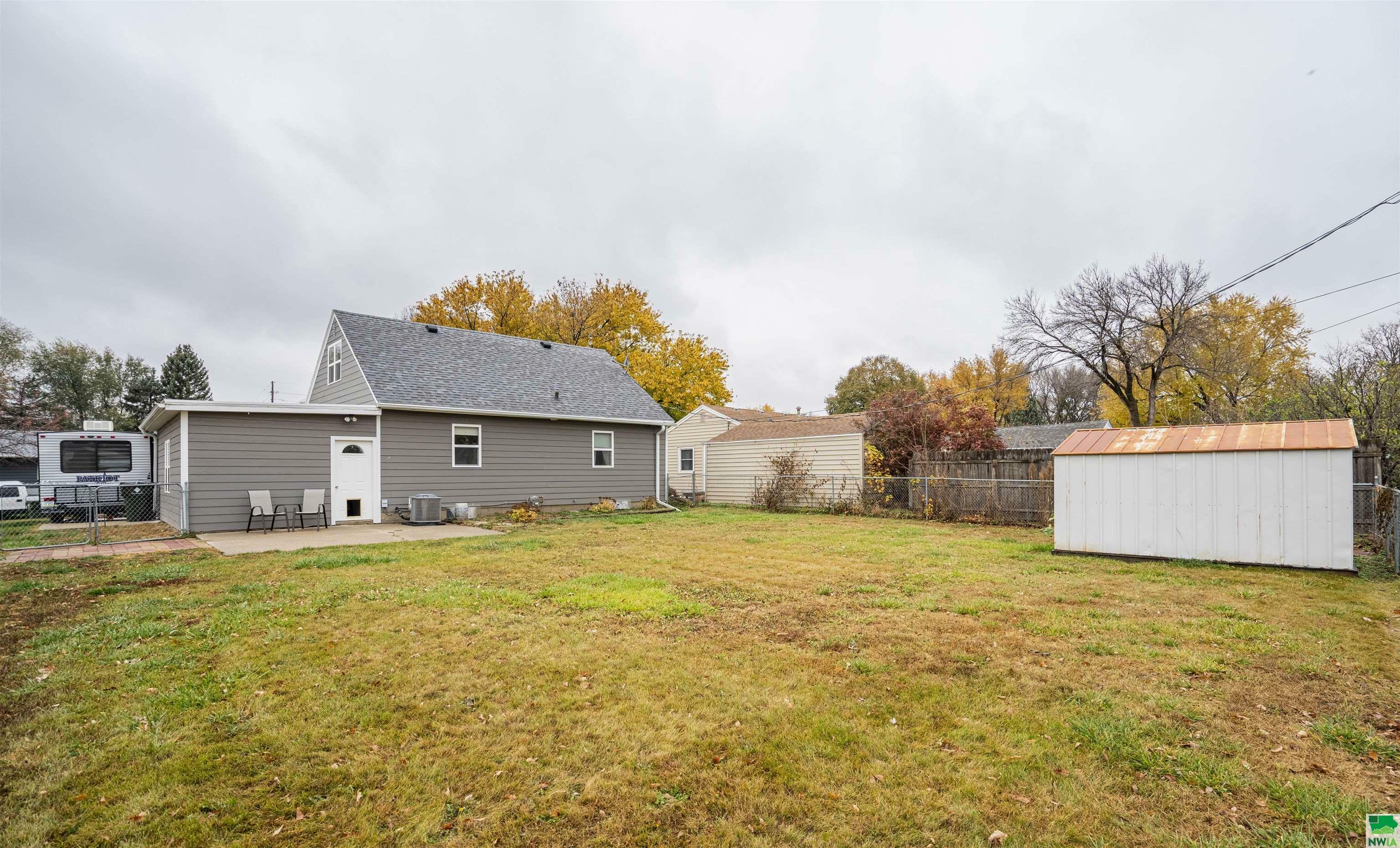 Property Photo:  3200 Idlewood Street  IA 51104 