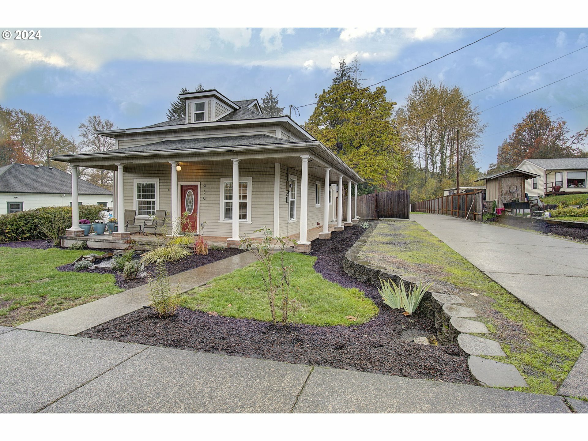 Property Photo:  630 Aspen Ave  WA 98629 